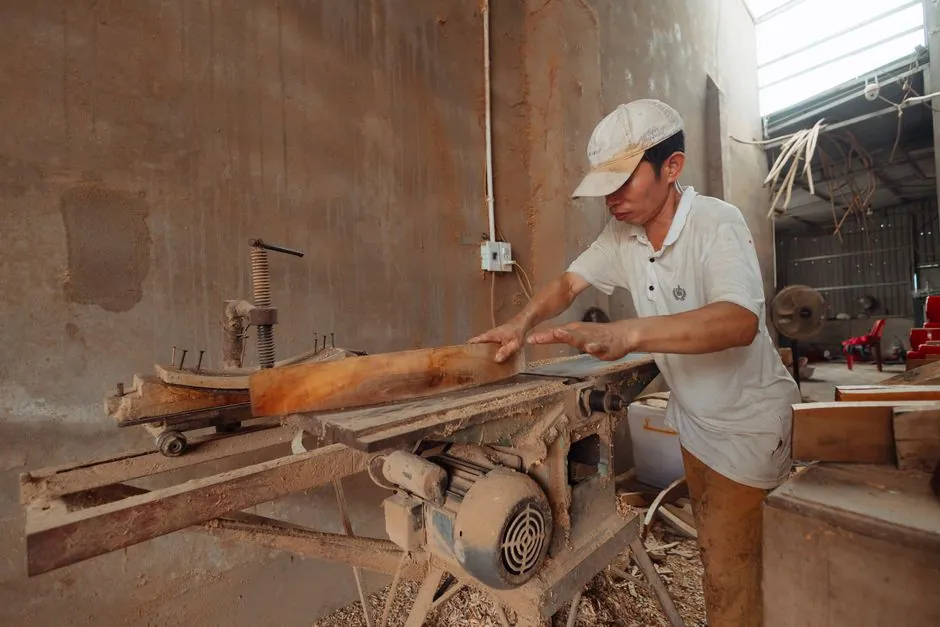 Atelier de creation de meubles d'Eric Dupin a Montpellier